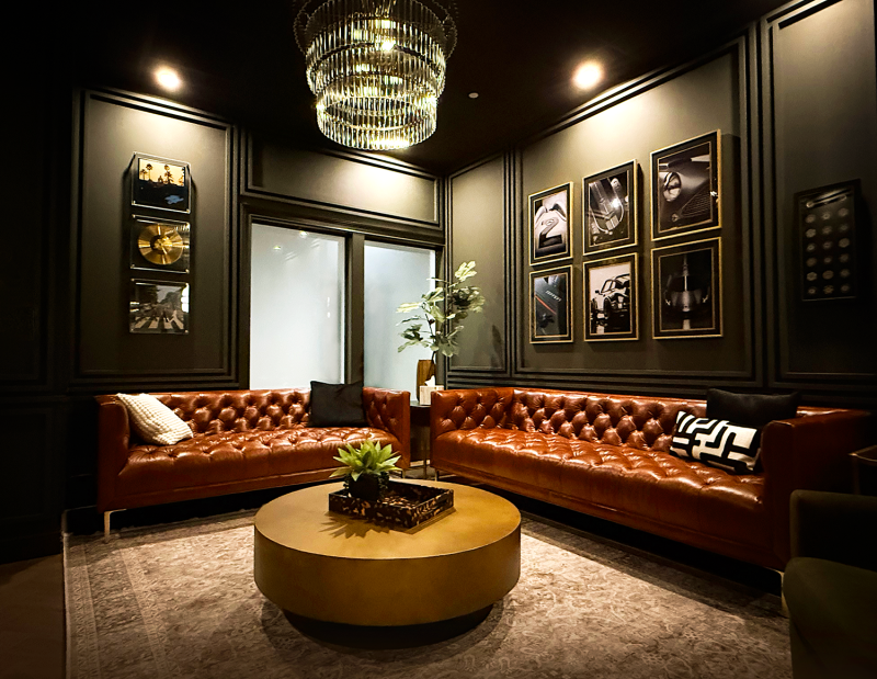 BB GROOMS SUITE